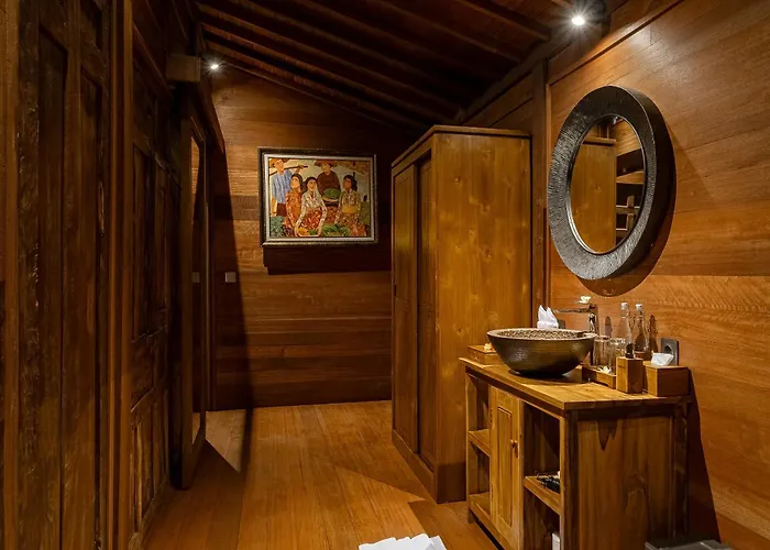 Ithaca Villa *